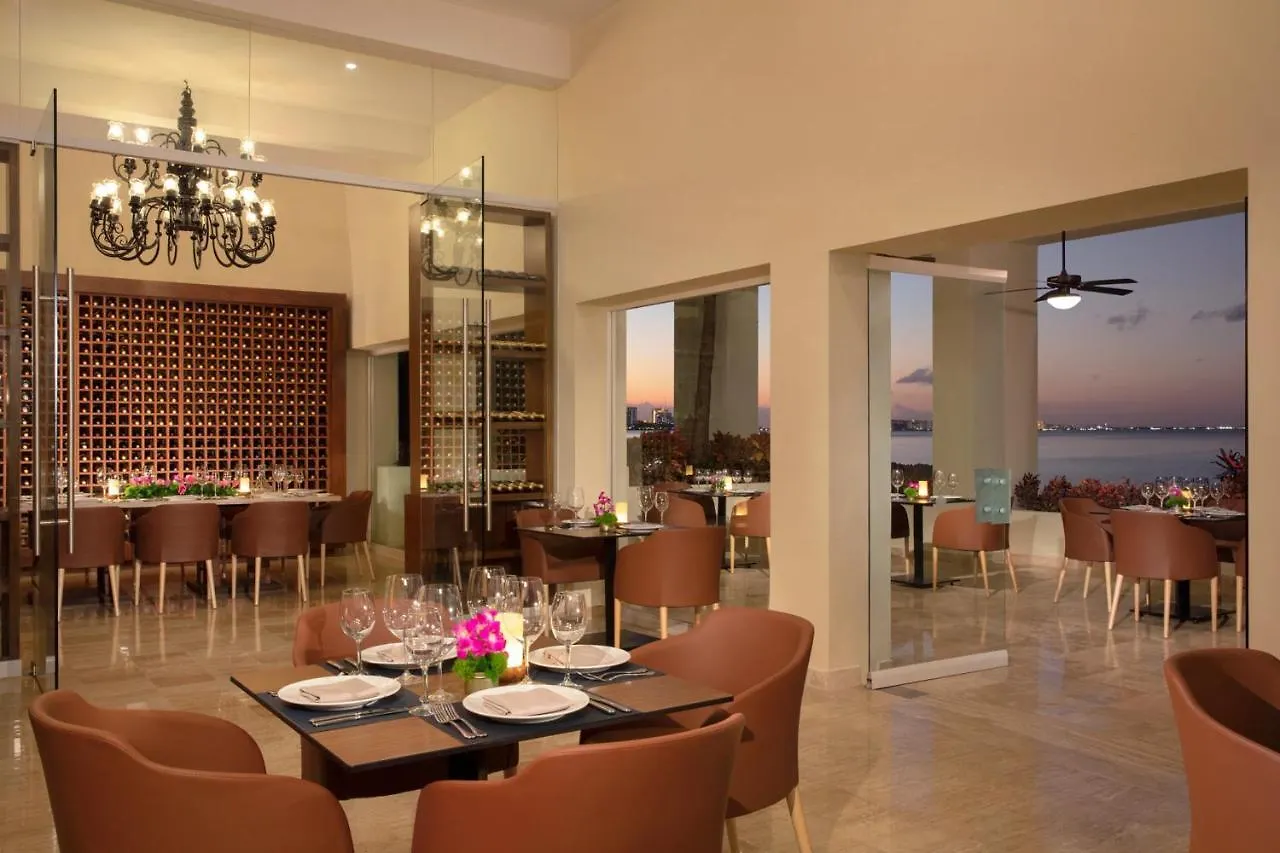 Dreams Sands Cancun Resort & Spa (Adults Only) 4*,
