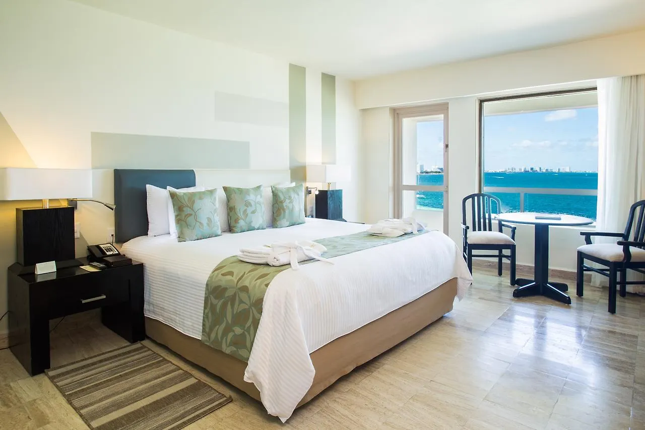 Dreams Sands Cancun Resort & Spa (Adults Only)