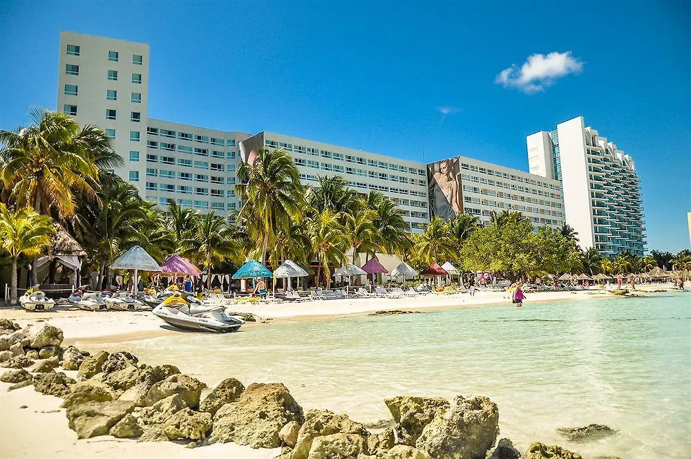 Dreams Sands Cancun Resort & Spa (Adults Only)