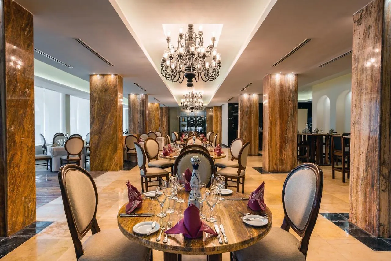 Dreams Sands Cancun Resort & Spa (Adults Only)