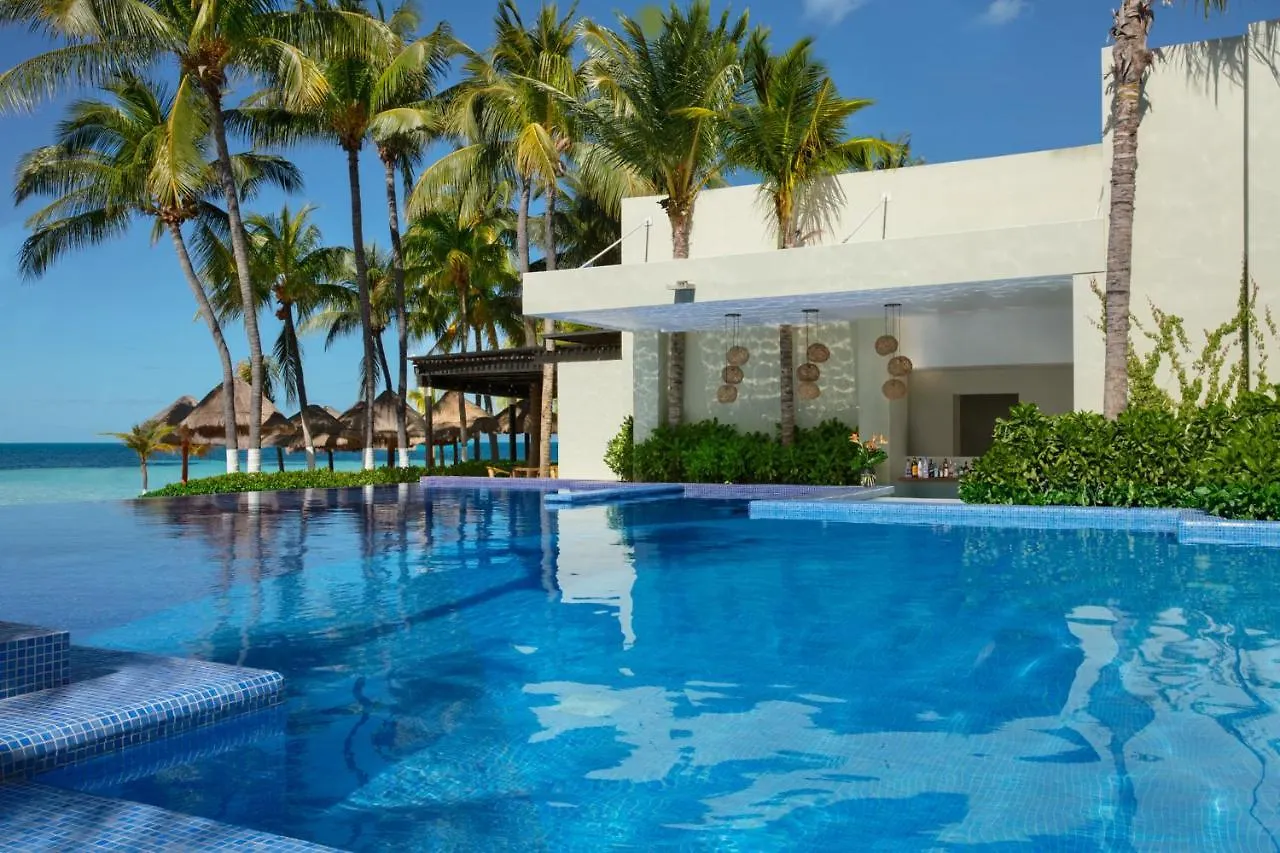 Dreams Sands Cancun Resort & Spa (Adults Only)