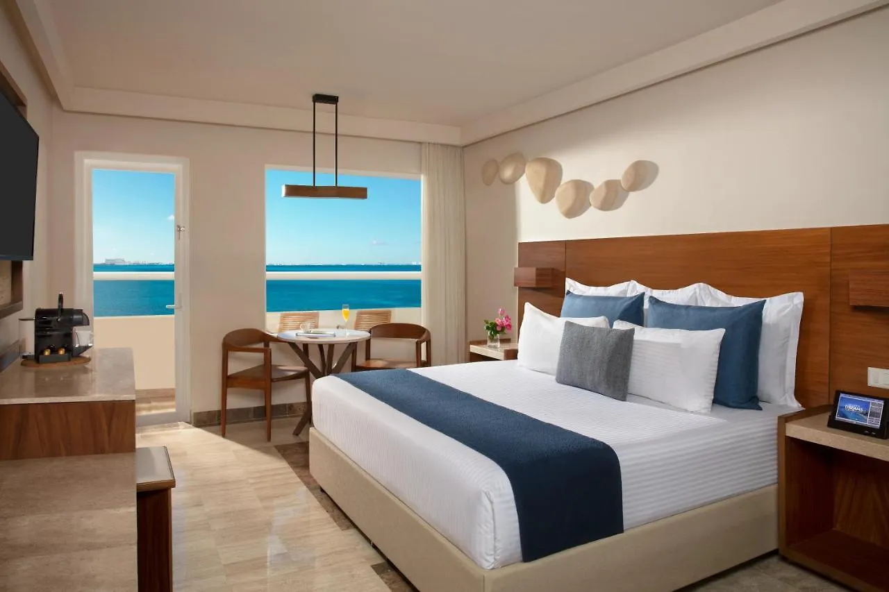 Dreams Sands Cancun Resort & Spa (Adults Only)
