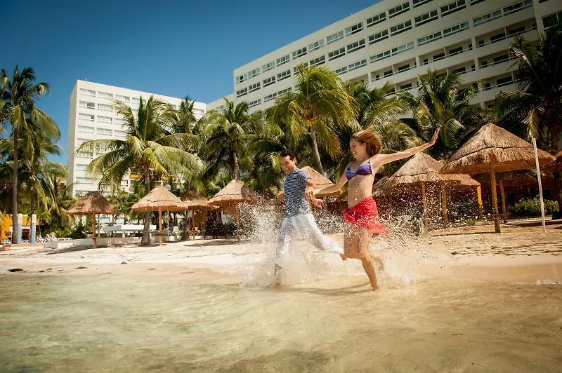 Dreams Sands Cancun Resort & Spa (Adults Only)